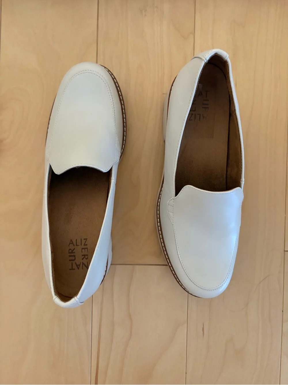 Smooth Ivory Platform Loafers by Naturalizer / Size 8-1/2
